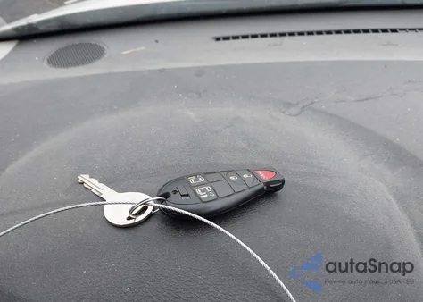 2011 Dodge Grand Caravan Crew z USA, uszkodzony, nr VIN 2D4RN5DG1BR648021